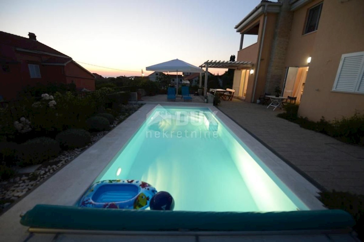 ZADAR, PETRČANE - Villa con piscina vicino al mare