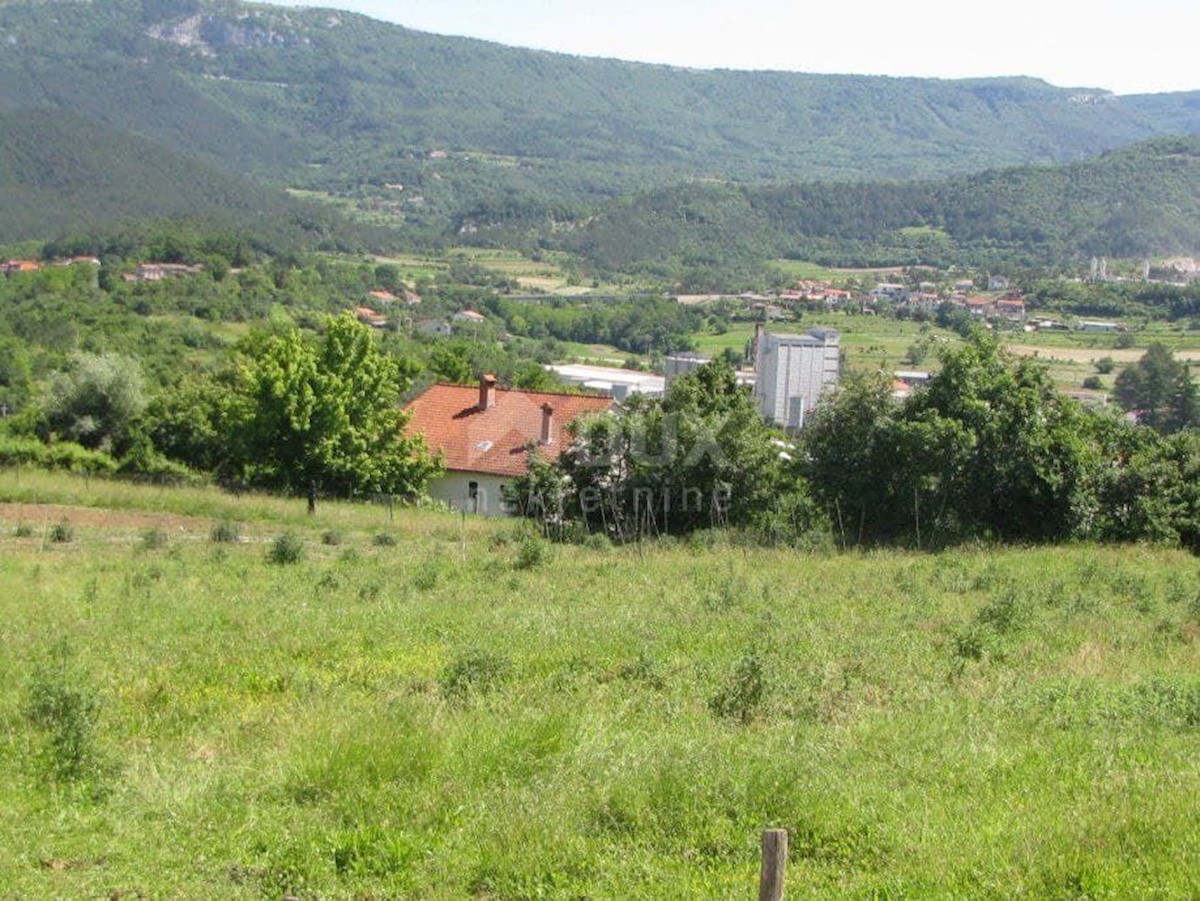 ISTRIA, BUZET - Progetto di una villa moderna con vista sulle bellezze naturali dell'Istria