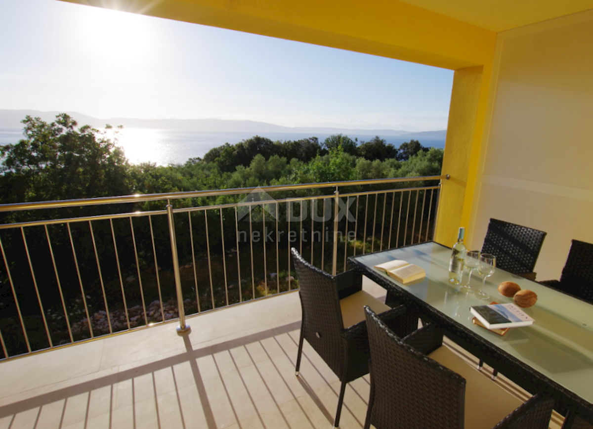 ISTRIA, RABAC - Palazzina con vista mare