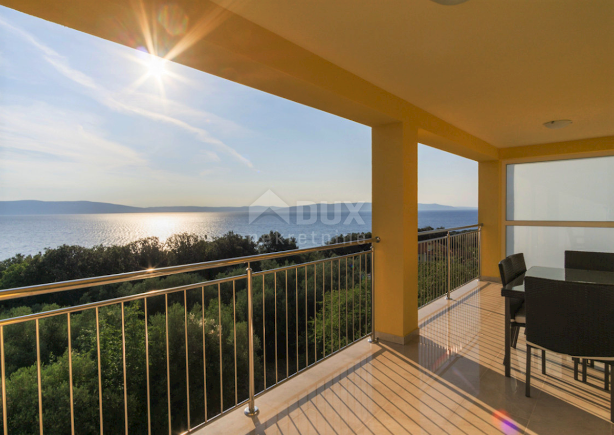 ISTRIA, RABAC - Palazzina con vista mare