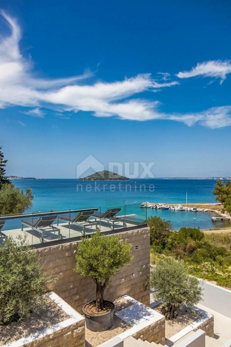 ISOLA DI UGLJAN, KALI - Villa di lusso sull'isola, prima fila sul mare