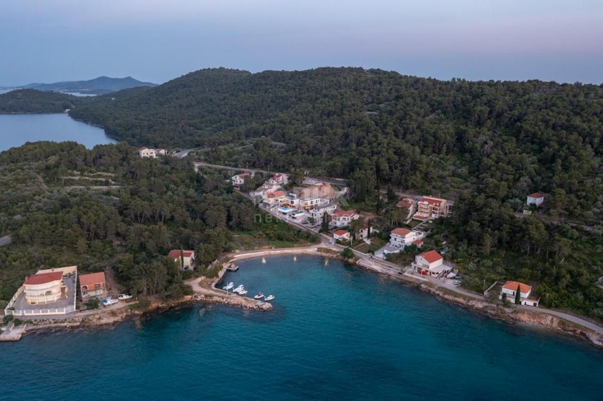 ISOLA DI UGLJAN, KALI - Villa di lusso sull'isola, prima fila sul mare