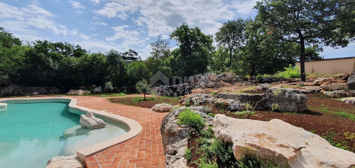 ISTRIA, KRŠAN - Una bellezza di pietra con piscina