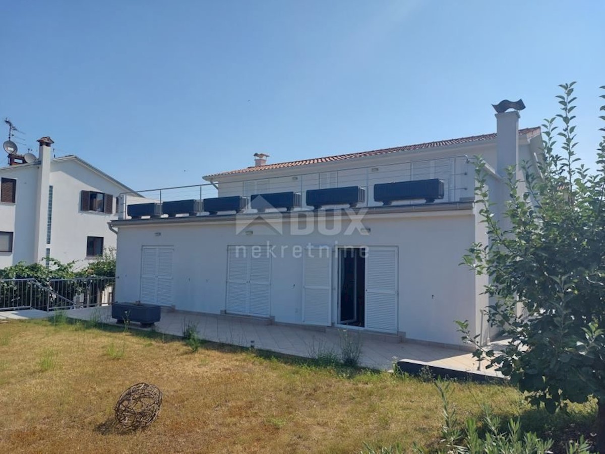 ISTRIA, POREČ - Casa indipendente con vista mare