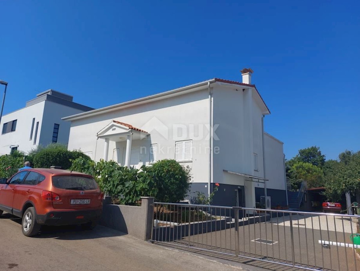 ISTRIA, POREČ - Casa indipendente con vista mare