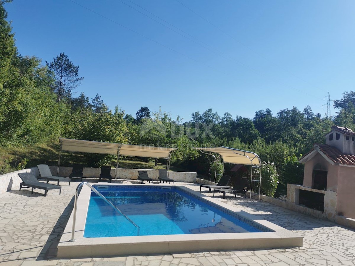 ISTRIA, BUZET (dintorni) - Palazzina con piscina circondata dalla pace e dalla natura