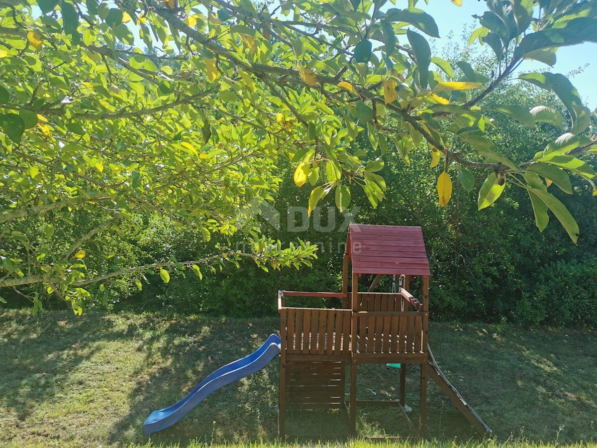 ISTRIA, BUZET (dintorni) - Palazzina con piscina circondata dalla pace e dalla natura