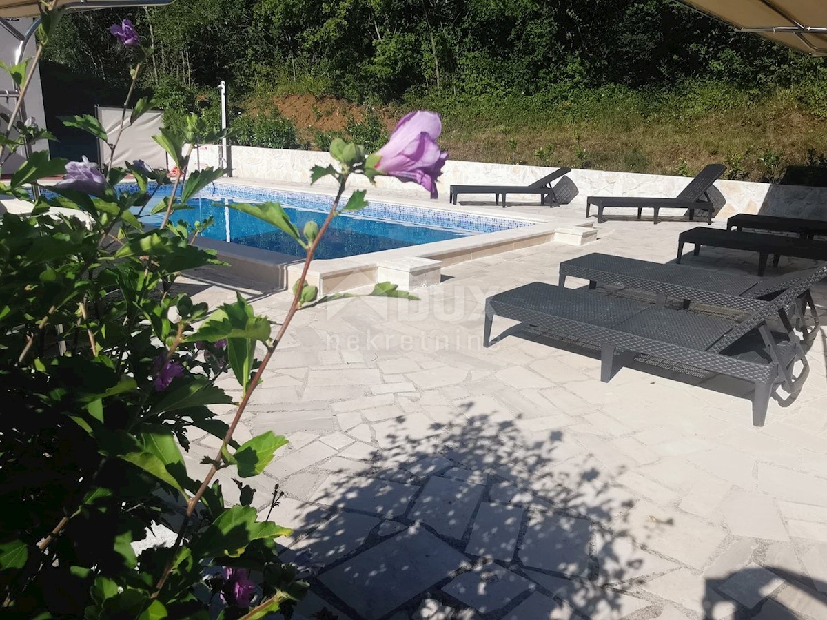 ISTRIA, BUZET (dintorni) - Palazzina con piscina circondata dalla pace e dalla natura