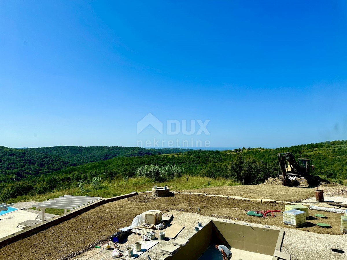 ISTRIA, MOMJAN - Casa in pietra d'Istria con vista sul mare