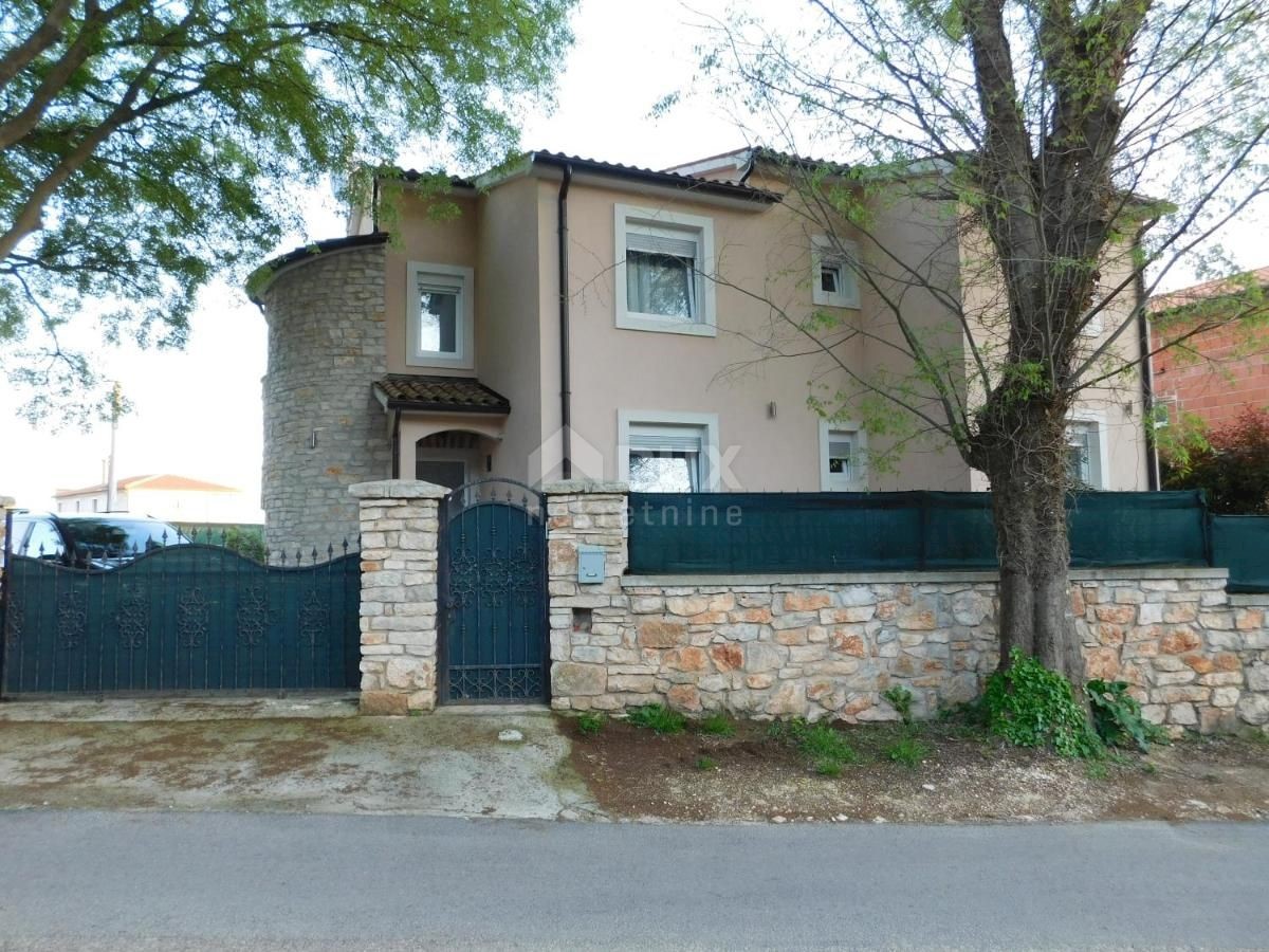 Casa Centar, Pula, 250m2