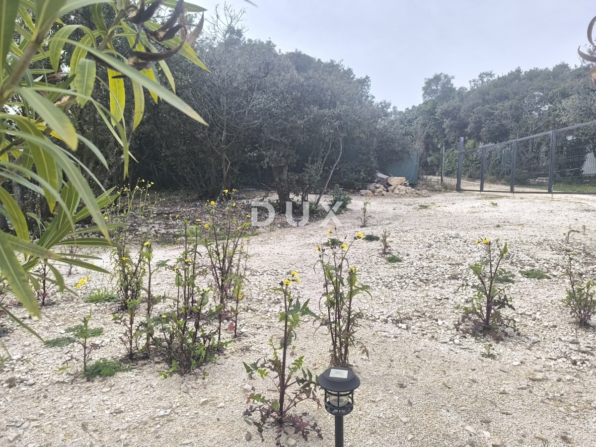ISTRIA, PERUŠKI - Terreno per il fine settimana, a 30 metri dal mare!