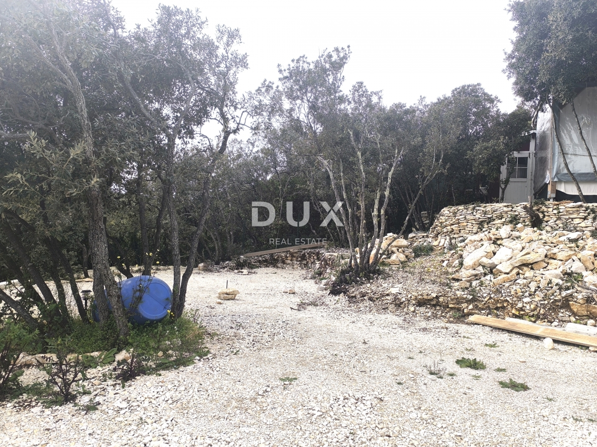 ISTRIA, PERUŠKI - Terreno per il fine settimana, a 30 metri dal mare!