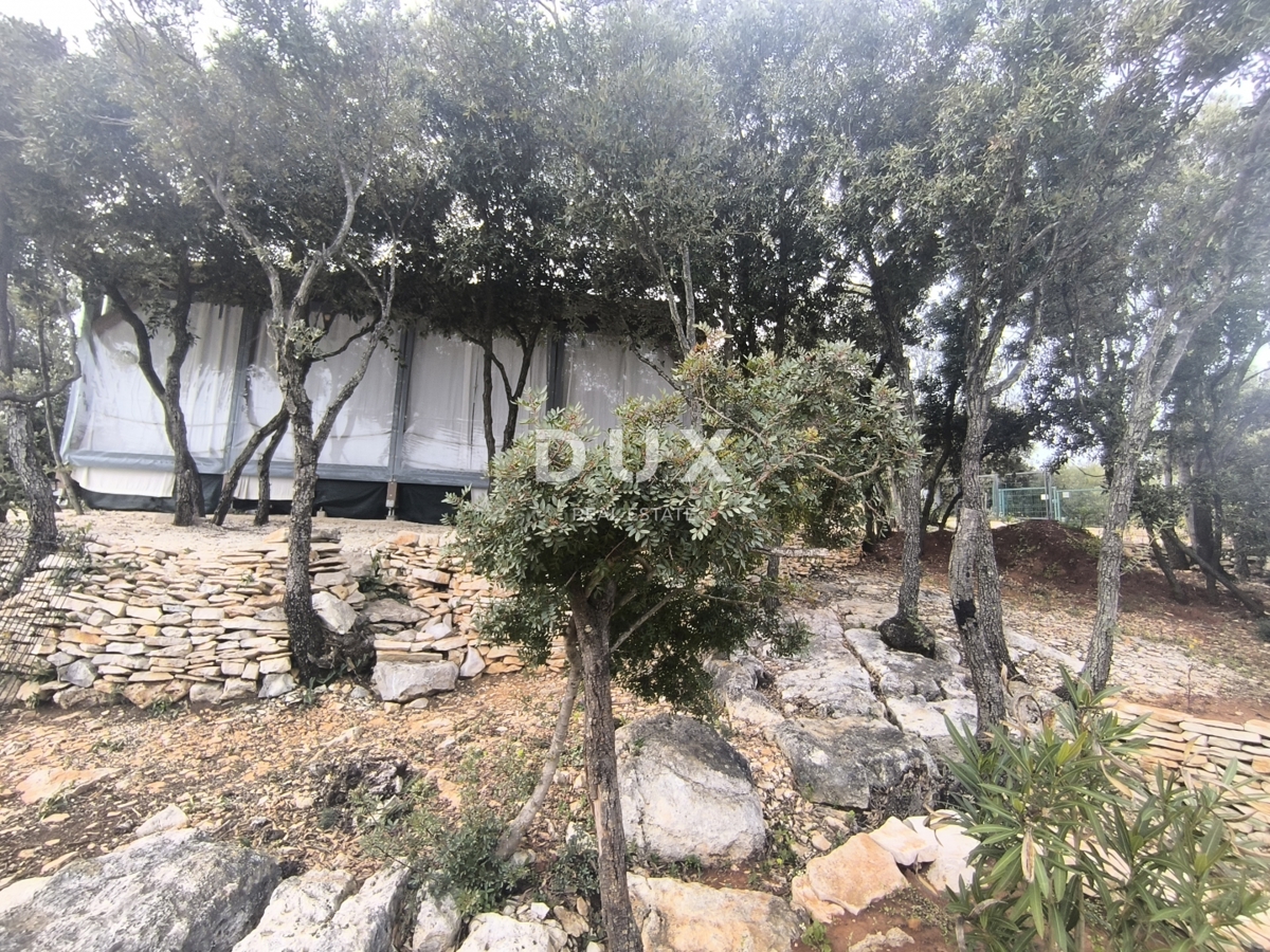 ISTRIA, PERUŠKI - Terreno per il fine settimana, a 30 metri dal mare!