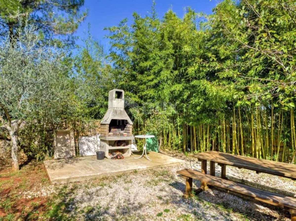 ISTRIA, UMAGO - Casa con piscina a 300 metri dalla spiaggia