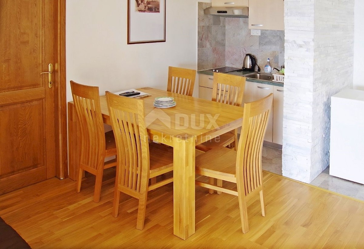 ISTRIA, RABAC - Spaziosa casa con piscina