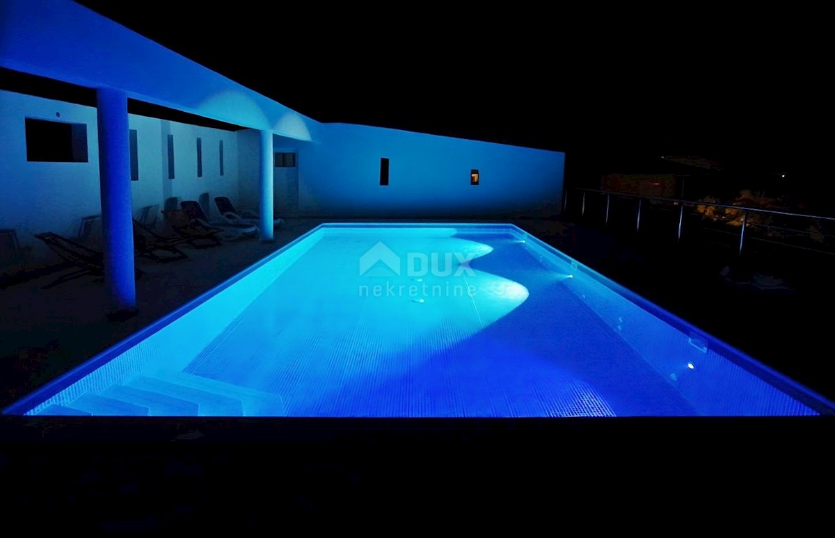 ISTRIA, RABAC - Spaziosa casa con piscina