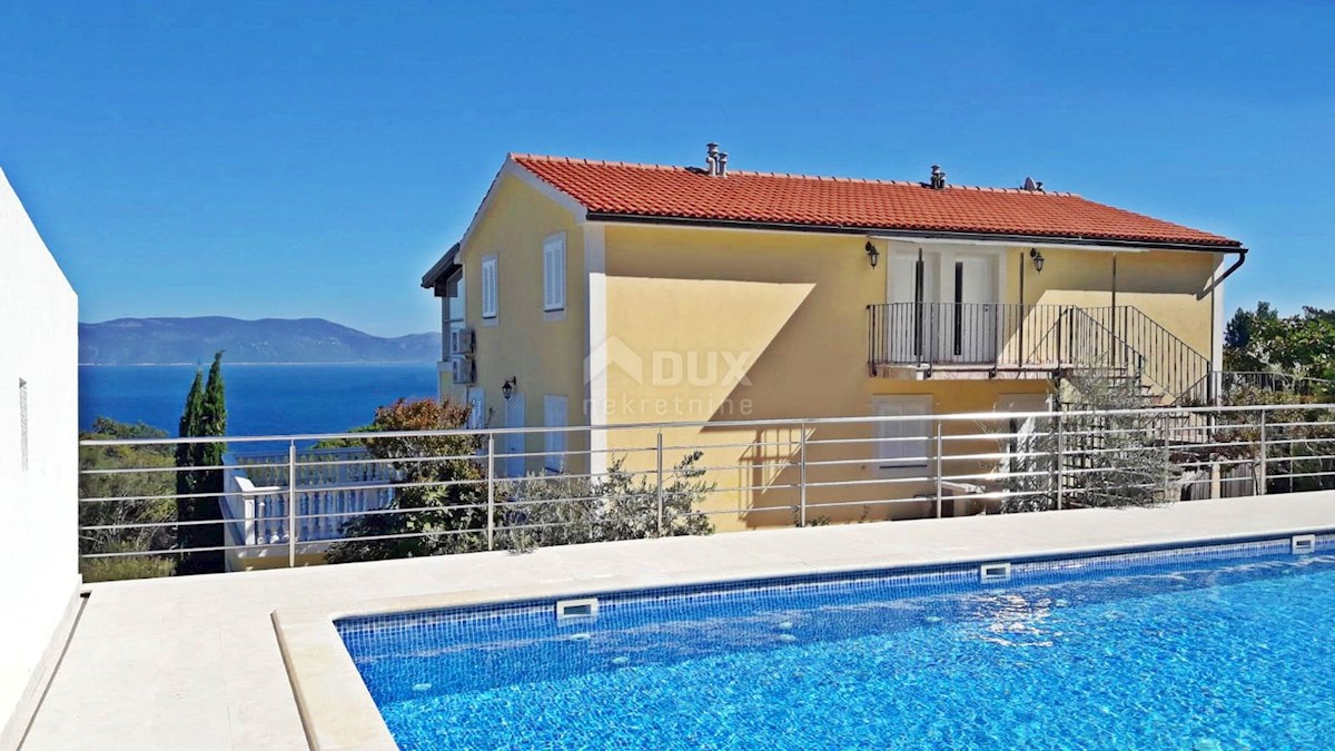 ISTRIA, RABAC - Spaziosa casa con piscina