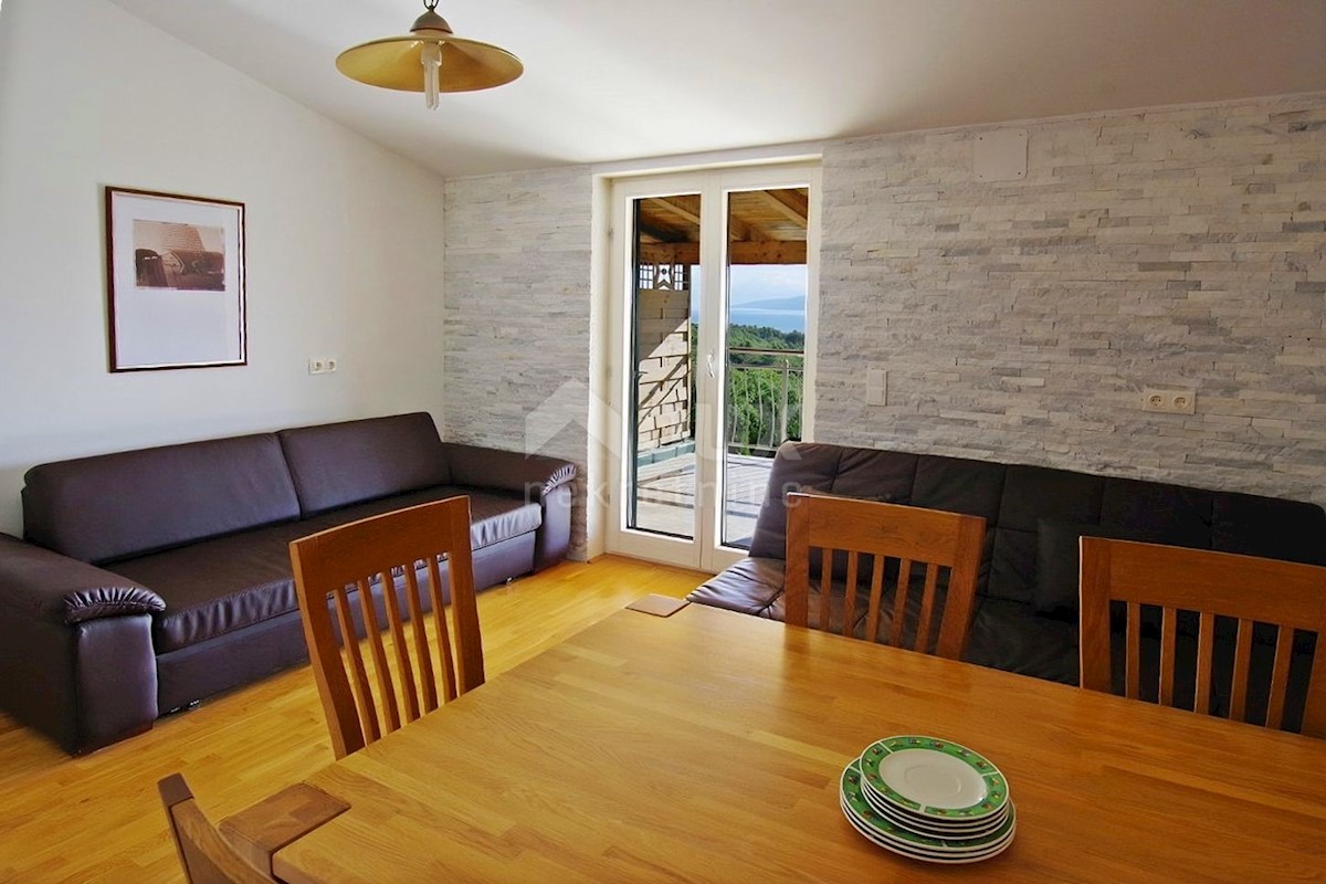 ISTRIA, RABAC - Spaziosa casa con piscina