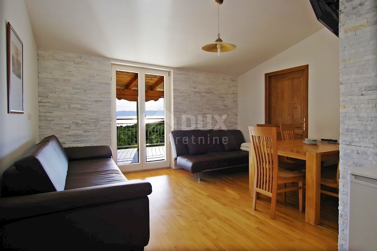 ISTRIA, RABAC - Spaziosa casa con piscina