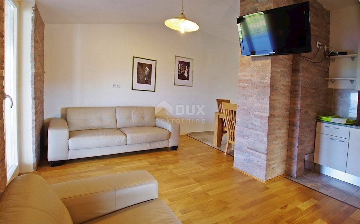 ISTRIA, RABAC - Spaziosa casa con piscina