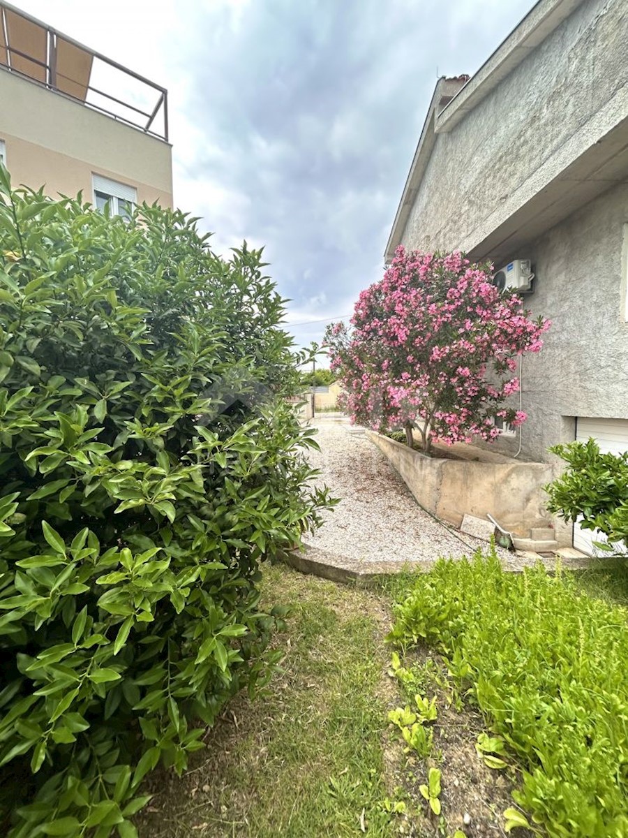 ZADAR, PLOČE - Casa con ampio giardino