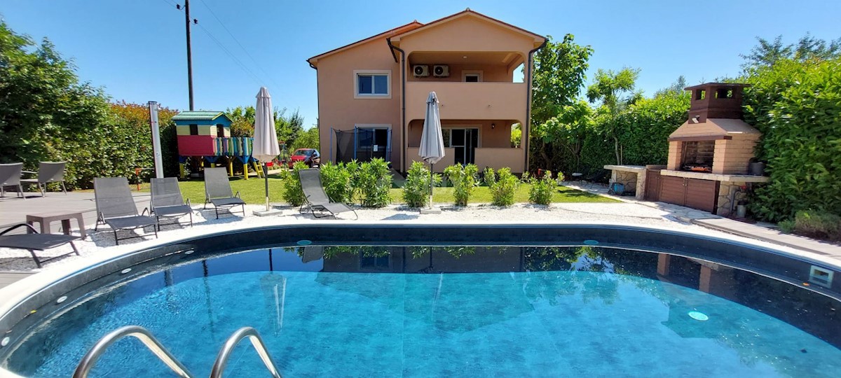 ISTRIA, LOBORIKA - Casa con piscina e ampio giardino