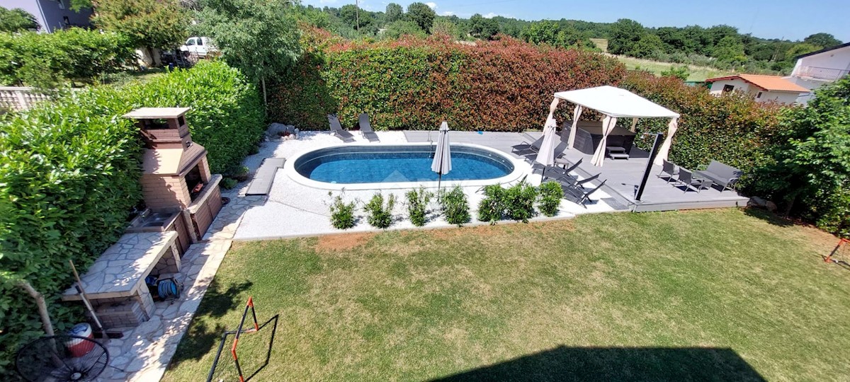 ISTRIA, LOBORIKA - Casa con piscina e ampio giardino