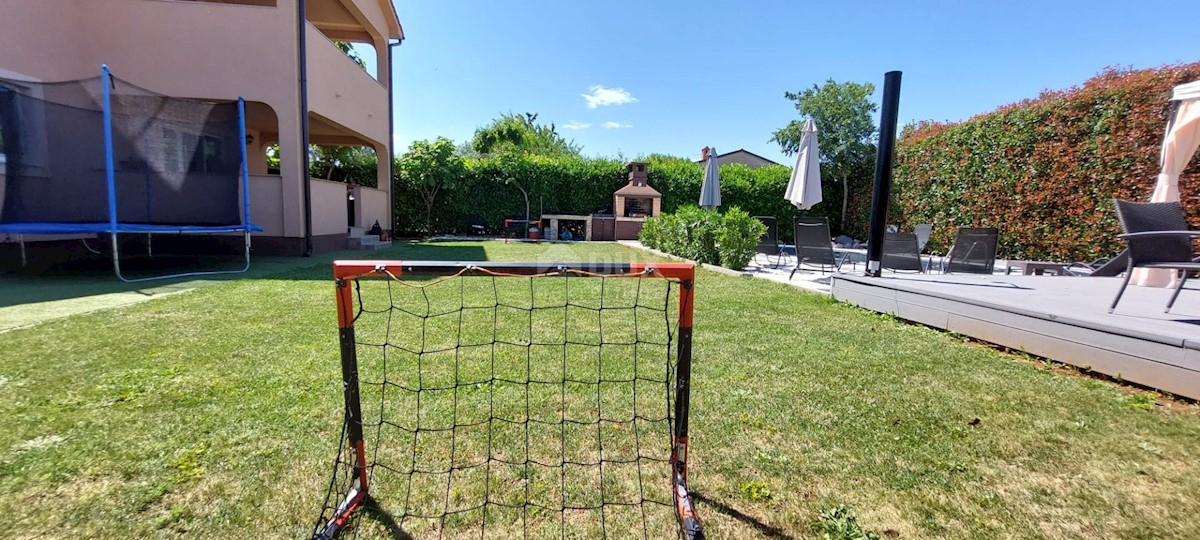 ISTRIA, LOBORIKA - Casa con piscina e ampio giardino