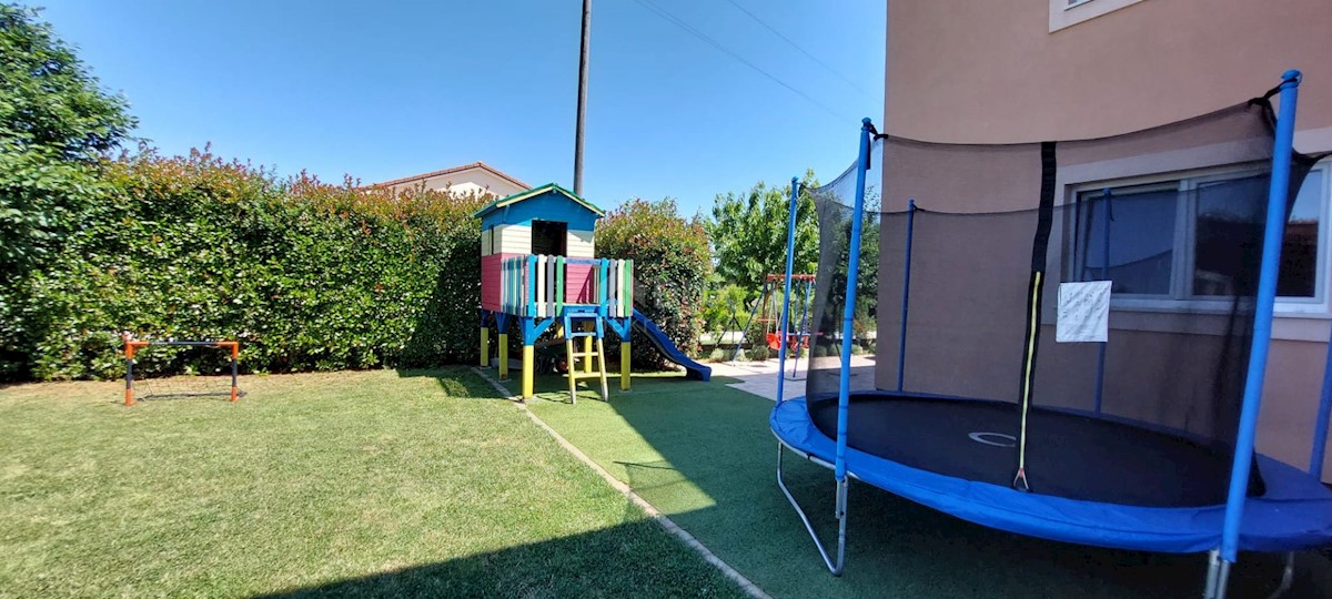 ISTRIA, LOBORIKA - Casa con piscina e ampio giardino