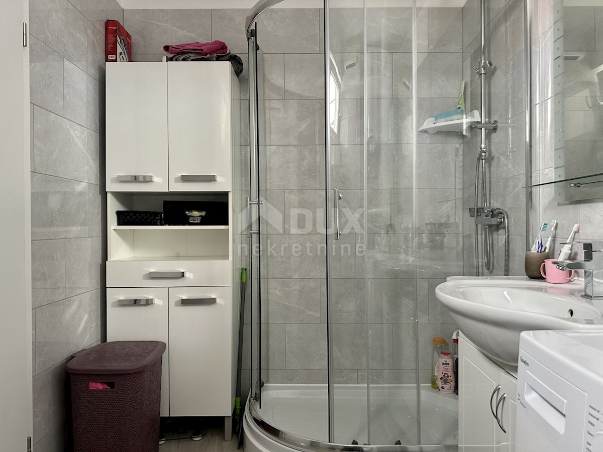 ISTRIA, NOVIGRAD - Appartamento su due piani vicino al centro città