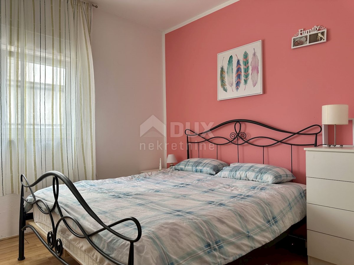 ISTRIA, NOVIGRAD - Appartamento su due piani vicino al centro città