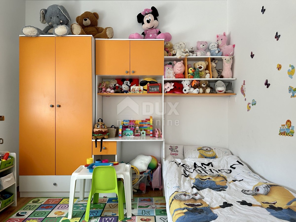 ISTRIA, NOVIGRAD - Appartamento su due piani vicino al centro città