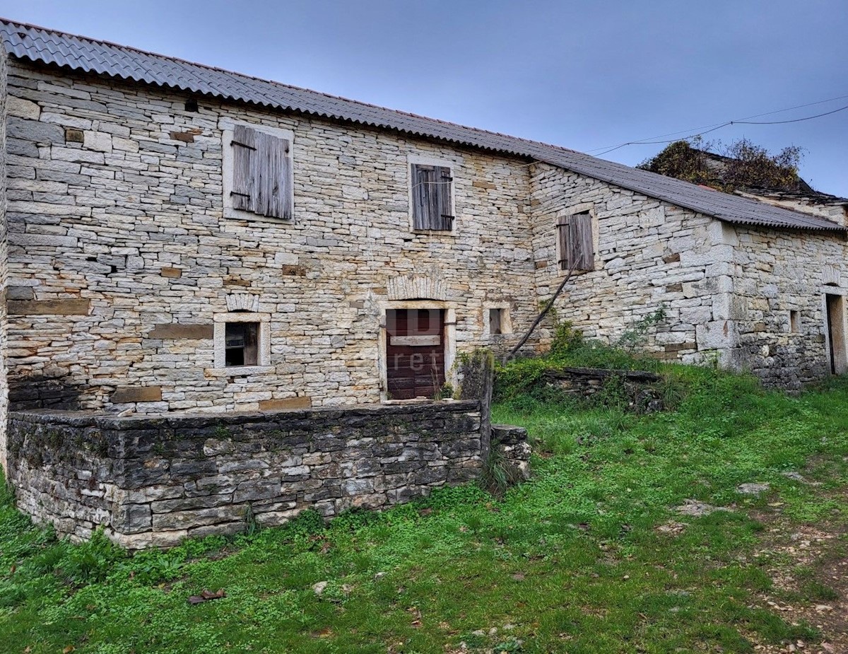 ISTRIA, OPRTALJ - Casa in pietra da adattare