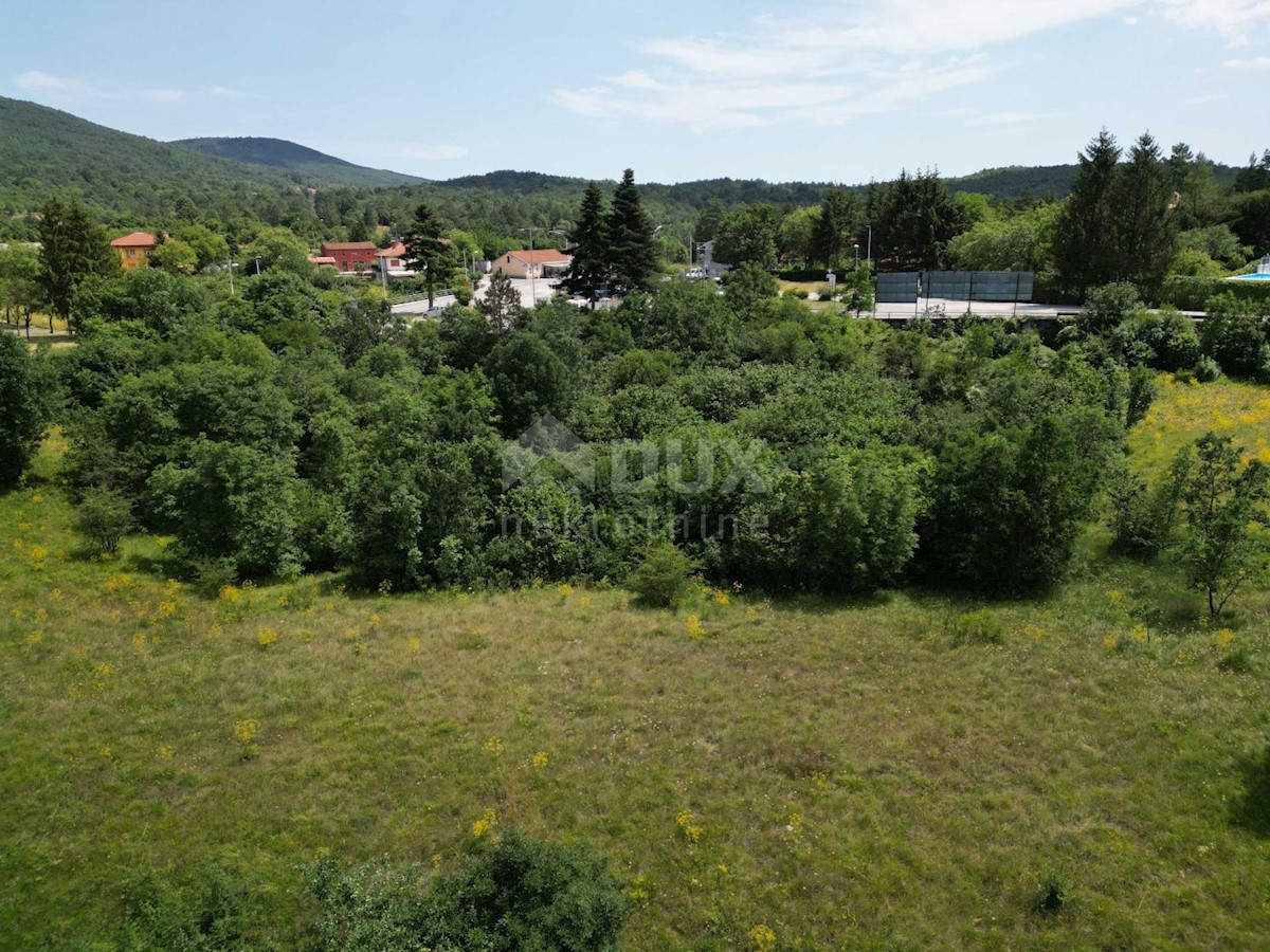 MATULJI, JURDANI, RUPA - terreno edificabile di 9000m2 con EDIFICAZIONE. PERMESSO per un edificio residenziale e commerciale