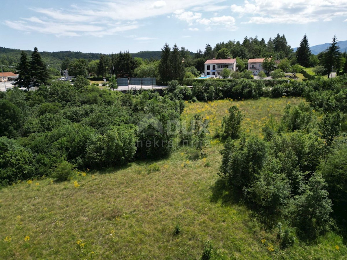 MATULJI, JURDANI, RUPA - terreno edificabile di 9000m2 con EDIFICAZIONE. PERMESSO per un edificio residenziale e commerciale