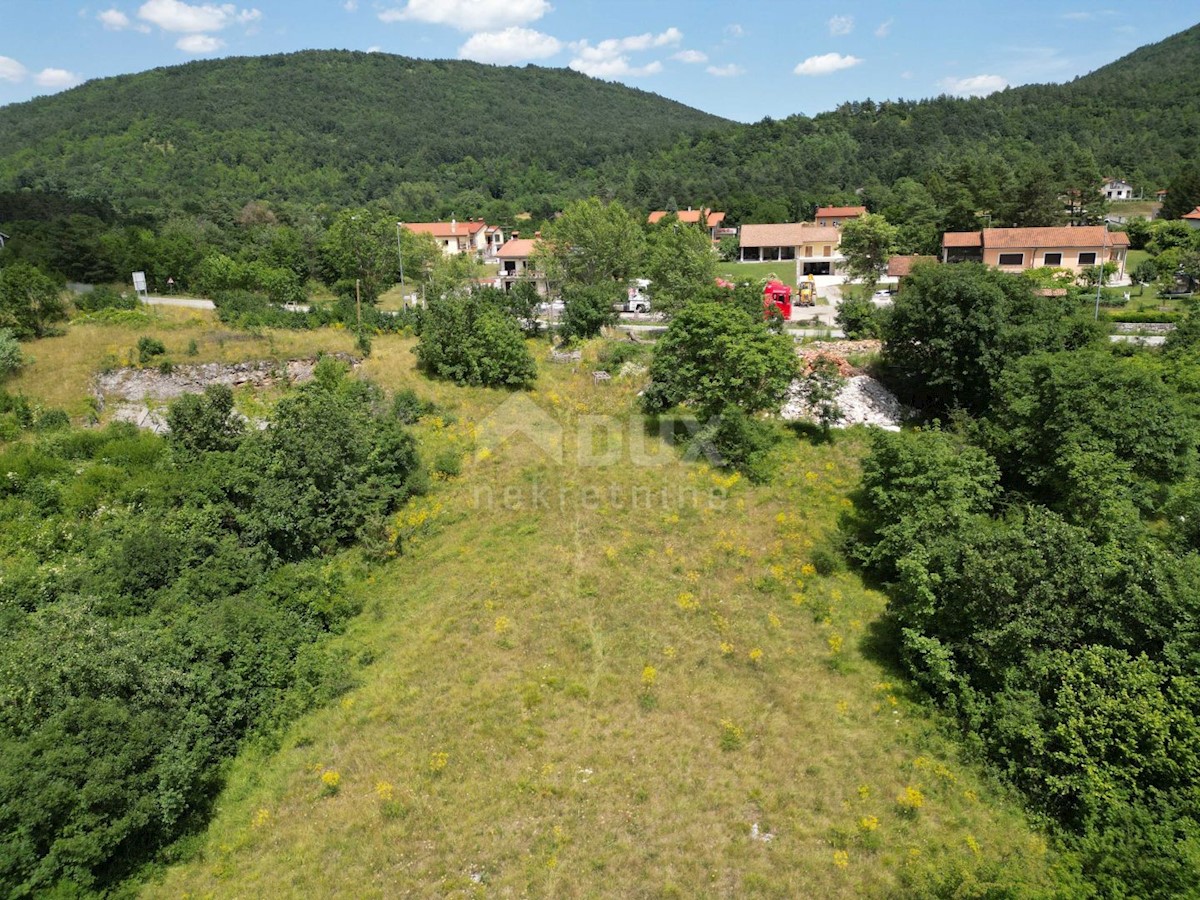 MATULJI, JURDANI, RUPA - terreno edificabile di 9000m2 con EDIFICAZIONE. PERMESSO per un edificio residenziale e commerciale