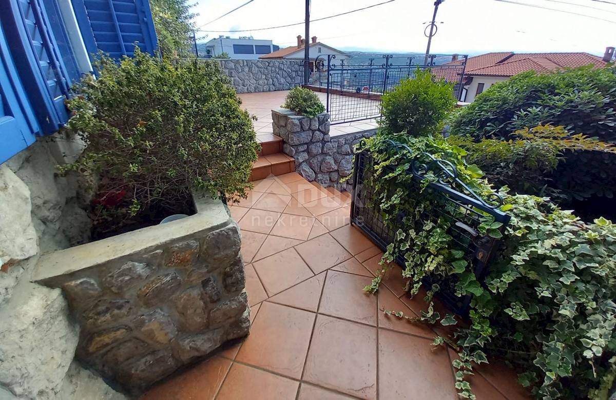 OPATIJA, POBRI - Una bellissima casa mediterranea con una vista fenomenale e un ampio giardino