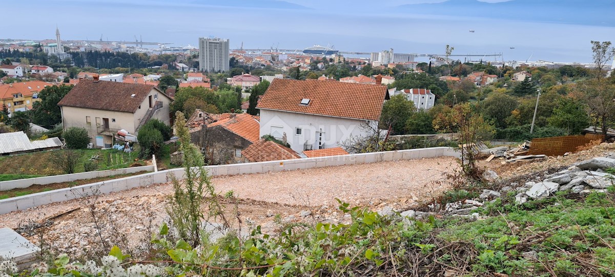 RIJEKA, KOZALA, BRAŠĆINE - terreno edificabile di 1800m2 con vista mare per edificio residenziale/villa