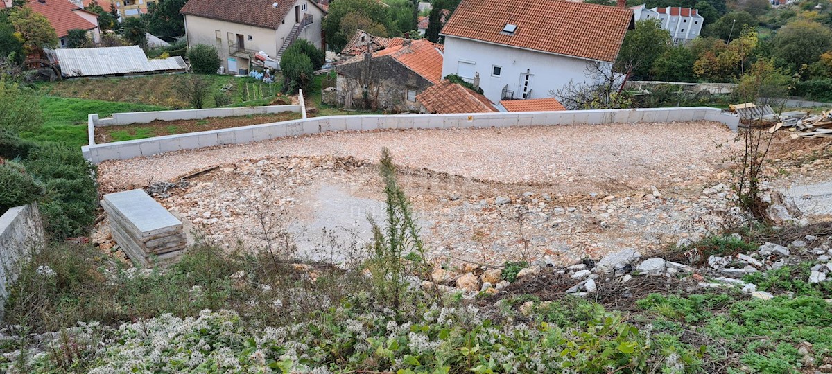 RIJEKA, KOZALA, BRAŠĆINE - terreno edificabile di 1800m2 con vista mare per edificio residenziale/villa