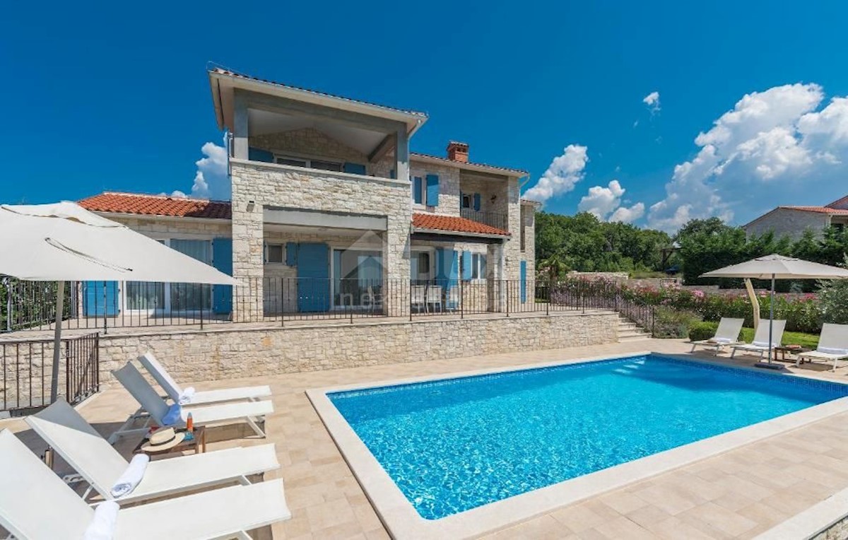 ISTRIA, VIŠNJAN - Villa in pietra con vista mare