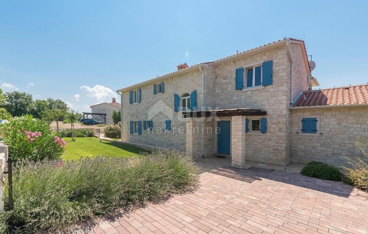 ISTRIA, VIŠNJAN - Villa in pietra con vista mare