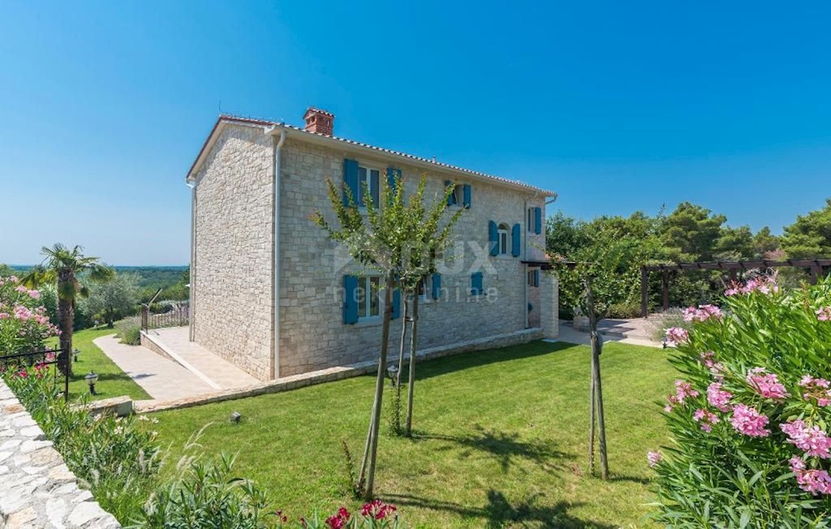 ISTRIA, VIŠNJAN - Villa in pietra con vista mare