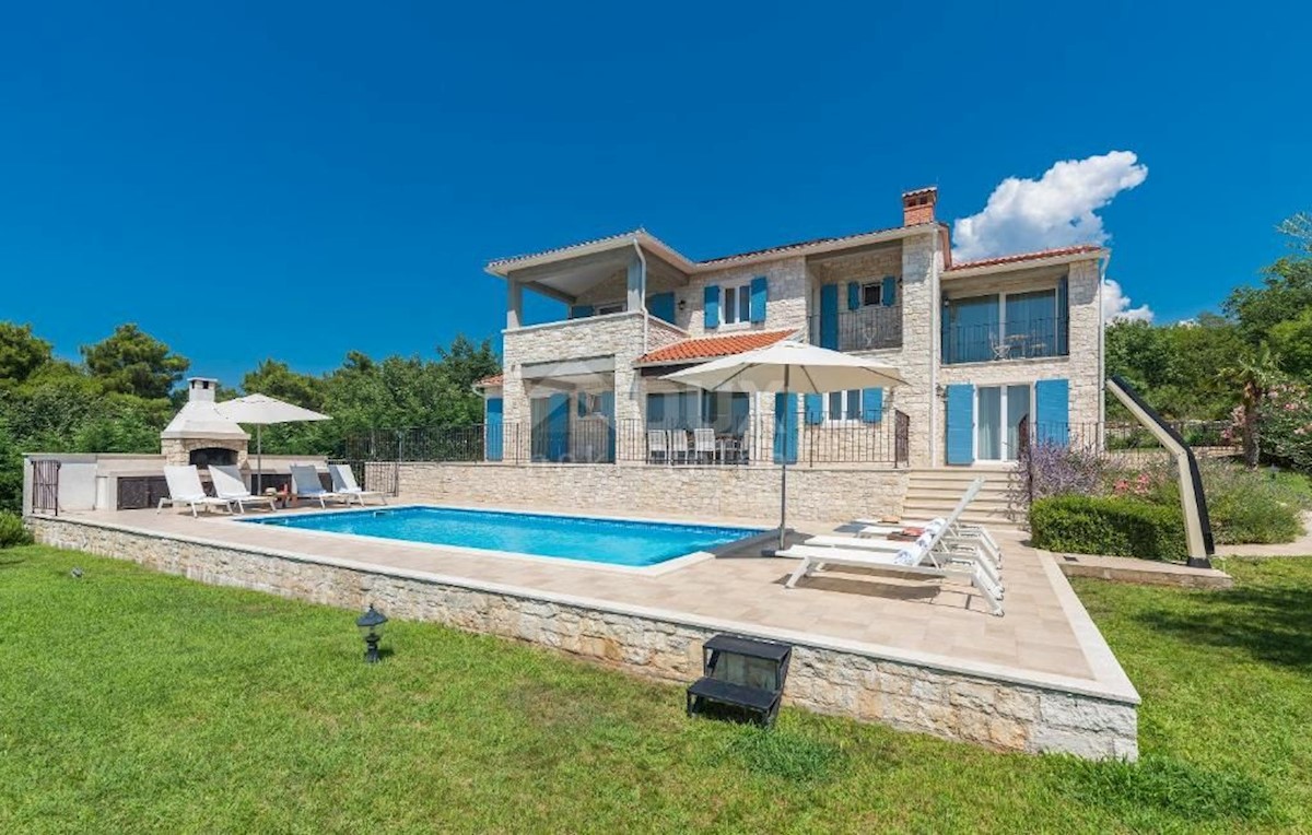 ISTRIA, VIŠNJAN - Villa in pietra con vista mare