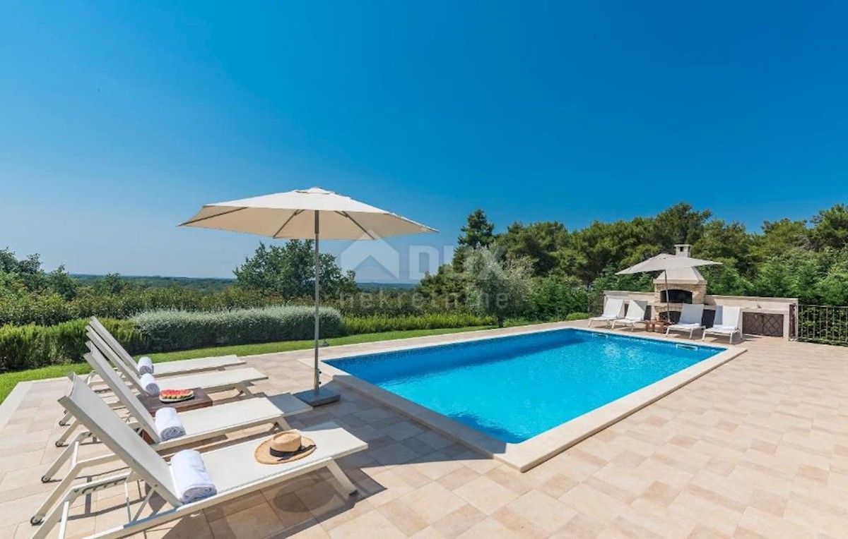 ISTRIA, VIŠNJAN - Villa in pietra con vista mare