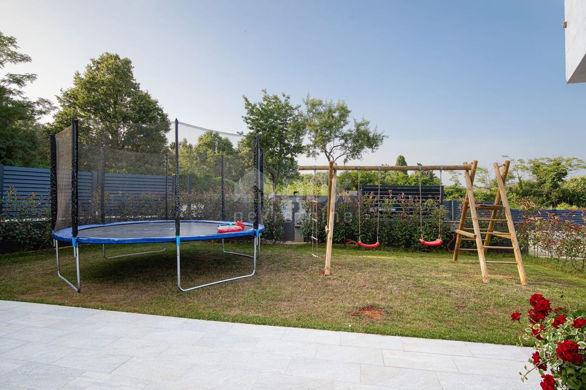 ISTRIA, MEDULINO - Una splendida villa moderna vicino alle spiagge e al centro