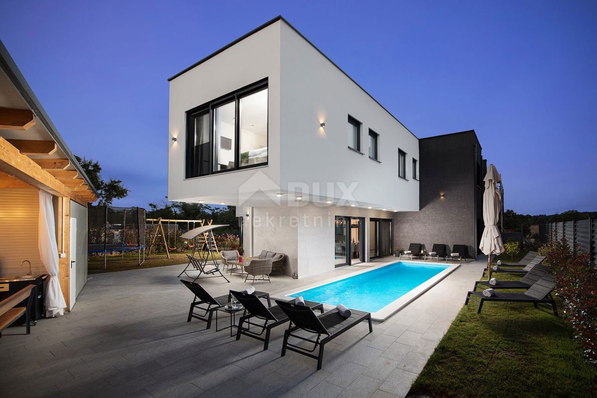 ISTRIA, MEDULINO - Una splendida villa moderna vicino alle spiagge e al centro