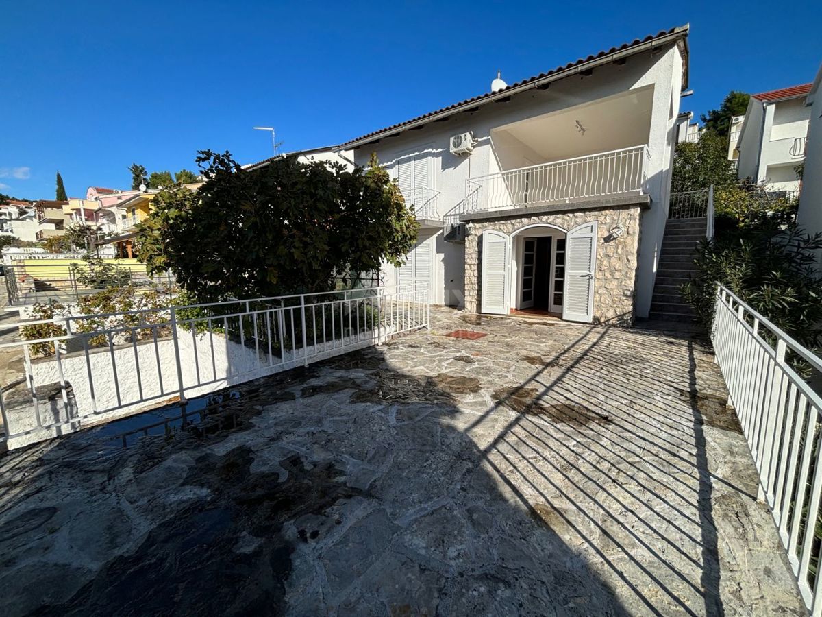 PAKOŠTANE, DRAGE - Palazzina con vista sul mare