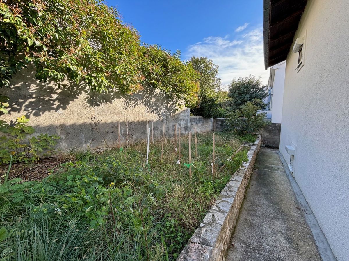 PAKOŠTANE, DRAGE - Palazzina con vista sul mare