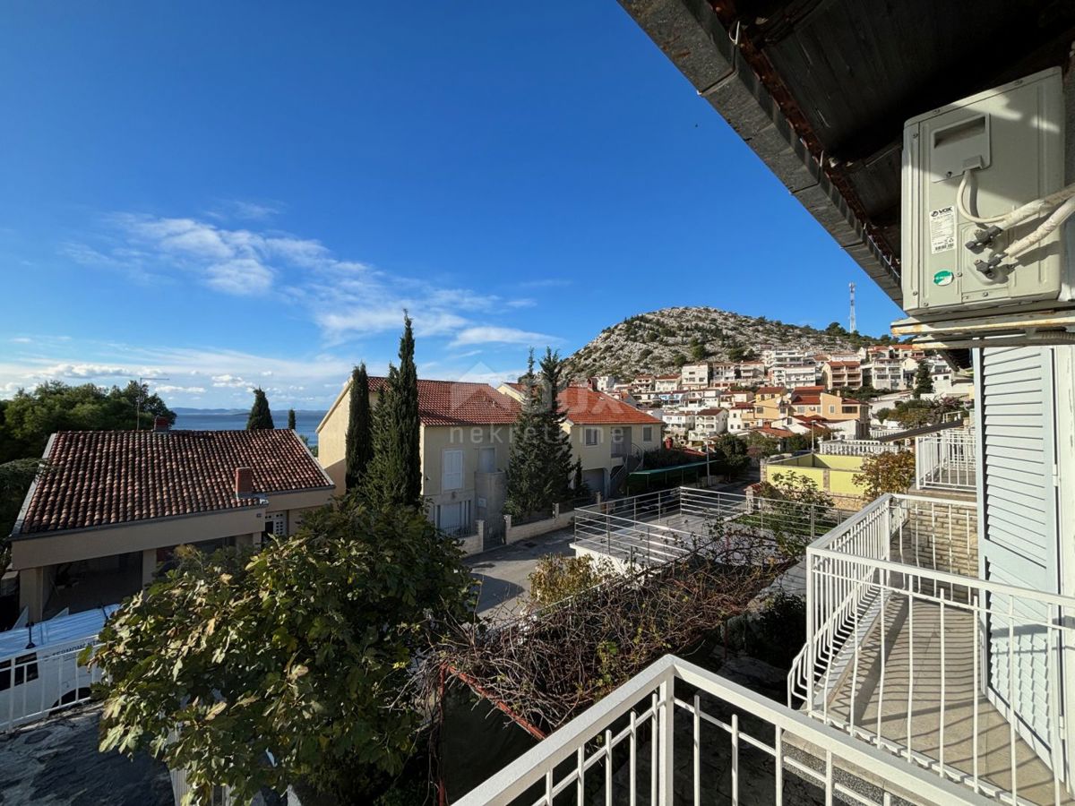 PAKOŠTANE, DRAGE - Palazzina con vista sul mare