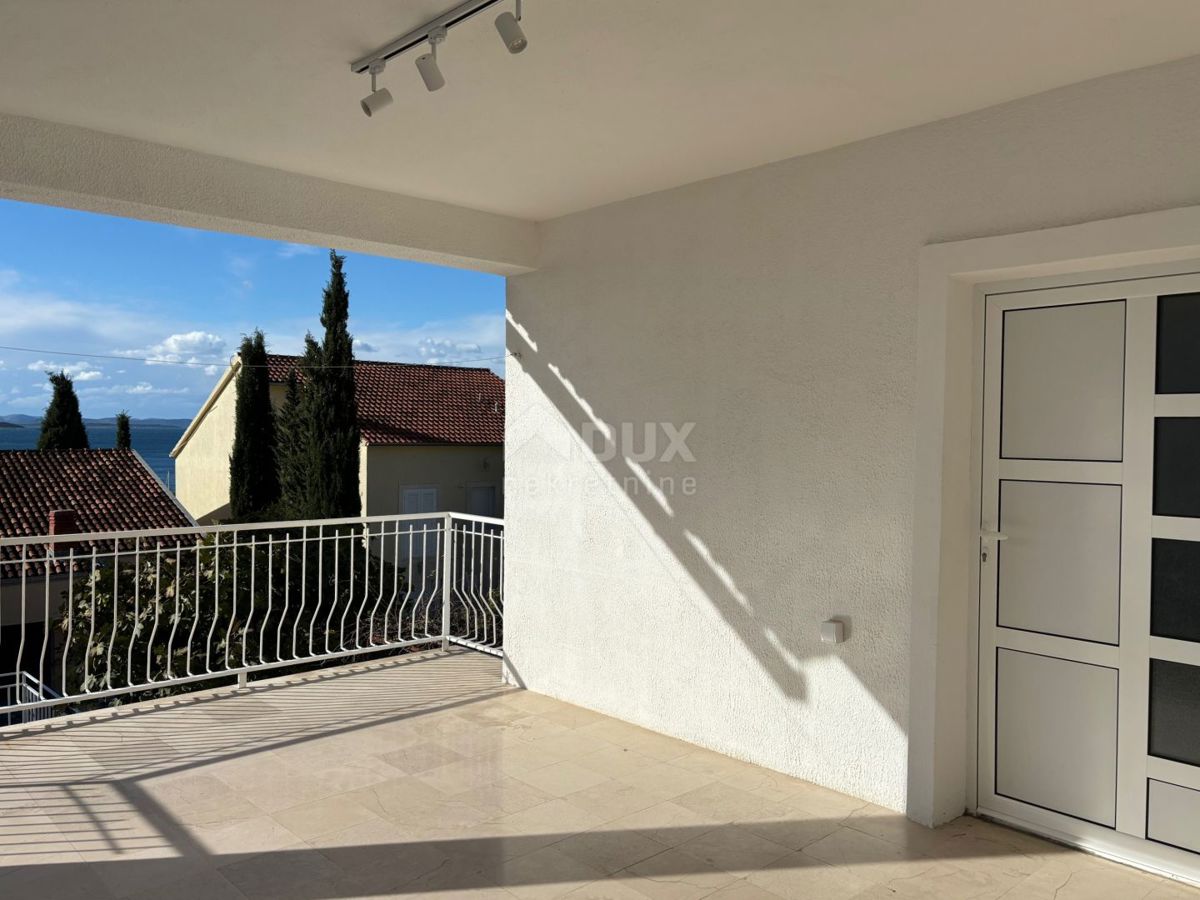 PAKOŠTANE, DRAGE - Palazzina con vista sul mare